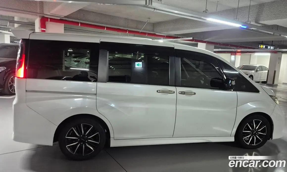 Honda Stepwgn 2016 1.5 автомат (гидро), фото 8