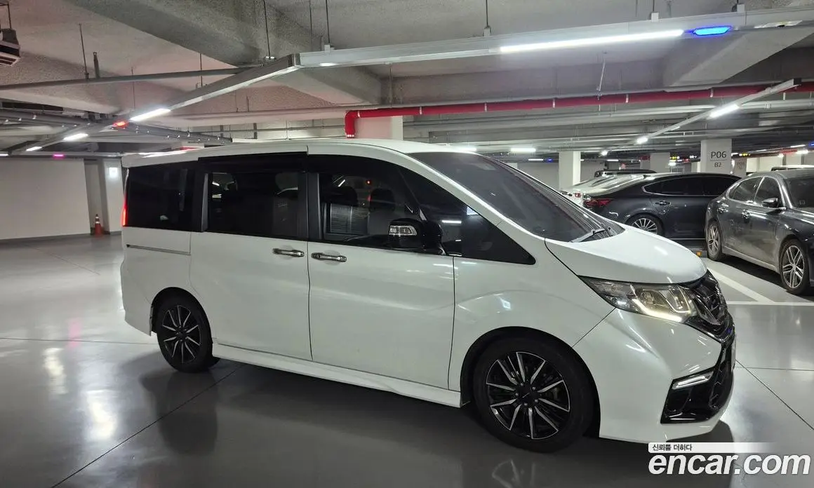 Honda Stepwgn 2016 1.5 автомат (гидро), фото 9