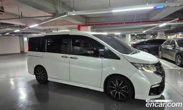 Honda Stepwgn 2016 1.5 автомат (гидро), миниатюра 9