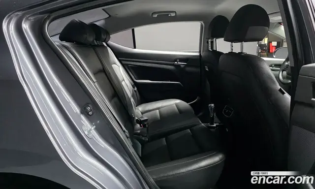 Hyundai Avante 2016 1.6 автомат (гидро), миниатюра 11
