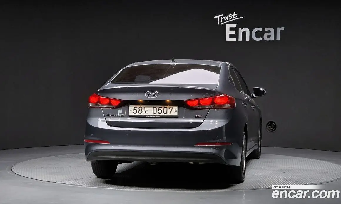 Hyundai Avante 2016 1.6 автомат (гидро), фото 4