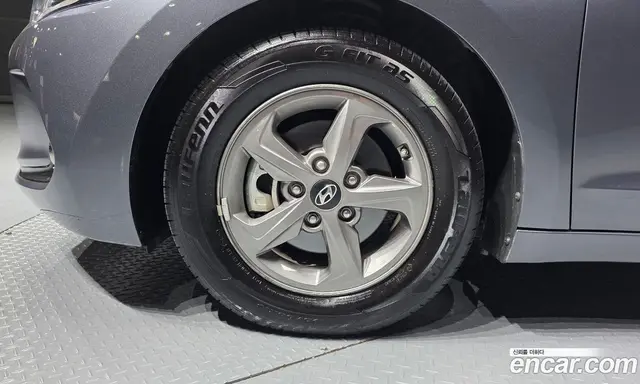 Hyundai Avante 2016 1.6 автомат (гидро), миниатюра 5