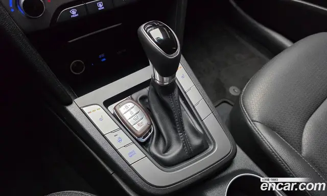 Hyundai Avante 2016 1.6 автомат (гидро), миниатюра 9