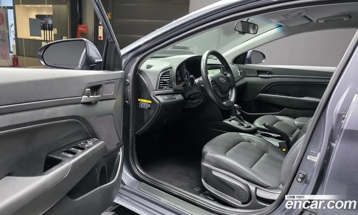 Hyundai Avante 2016 1.6 автомат (гидро), фото 10