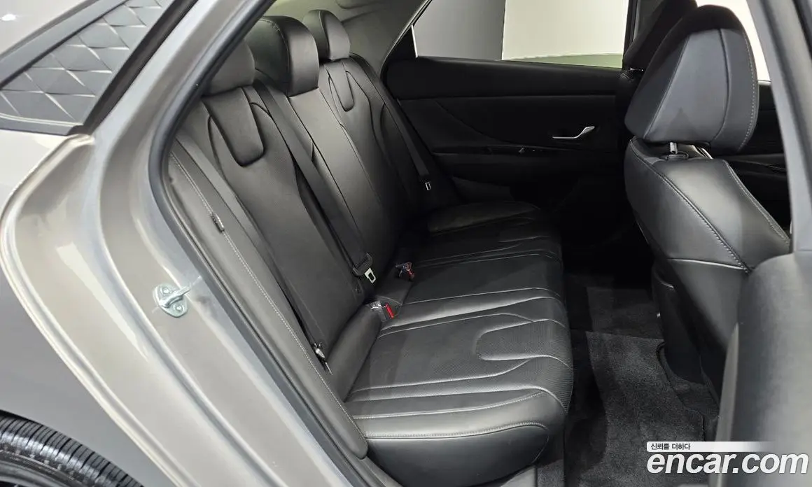 Hyundai Avante 2023 1.6 автомат (гидро), фото 11