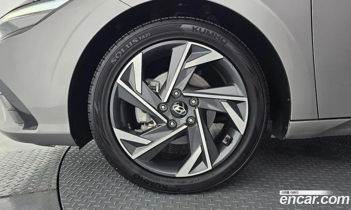 Hyundai Avante 2023 1.6 автомат (гидро), фото 5