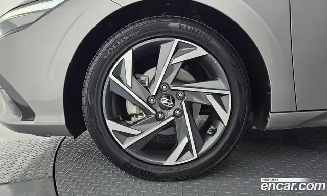 Hyundai Avante 2023 1.6 автомат (гидро), миниатюра 5