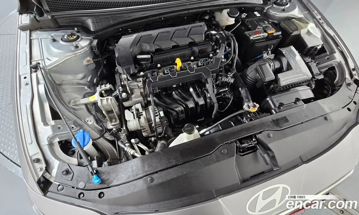 Hyundai Avante 2023 1.6 автомат (гидро), фото 6