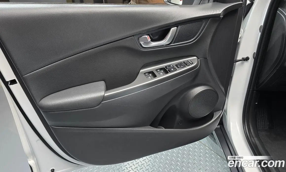 Hyundai Kona 2021 1.6 автомат (гидро), фото 14