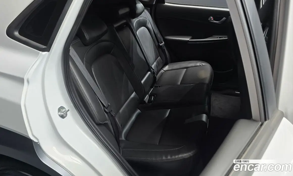 Hyundai Kona 2021 1.6 автомат (гидро), фото 17