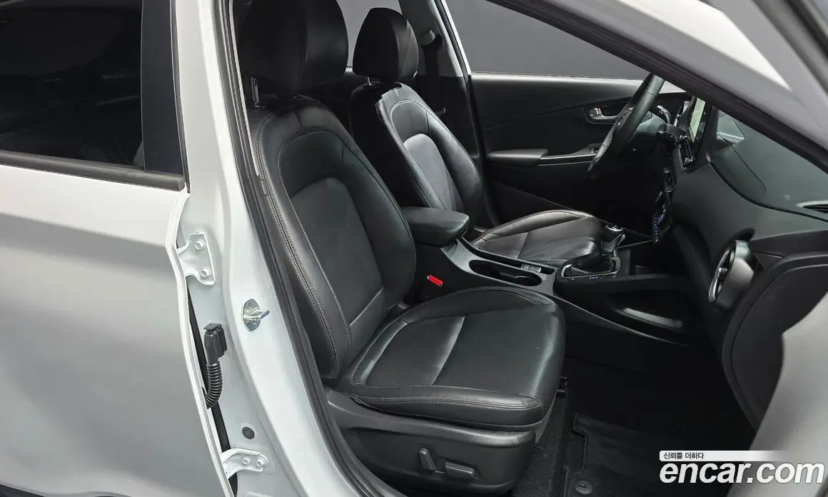 Hyundai Kona 2021 1.6 автомат (гидро), фото 18