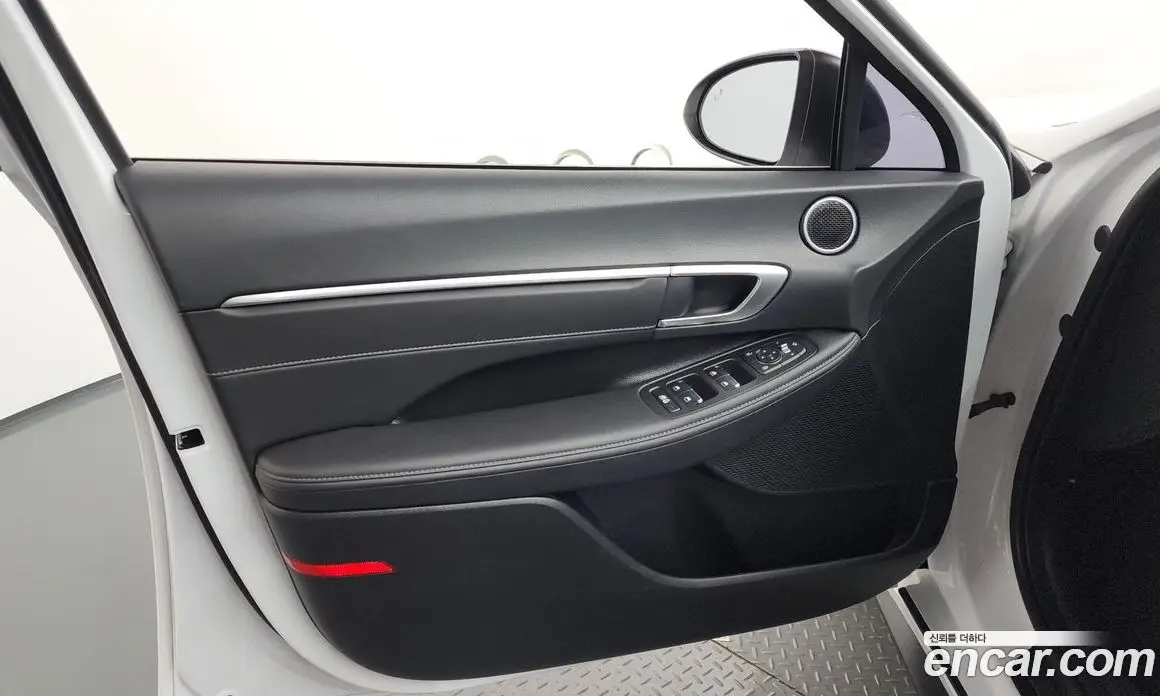Hyundai Sonata 2023 2.0 автомат (гидро), фото 14