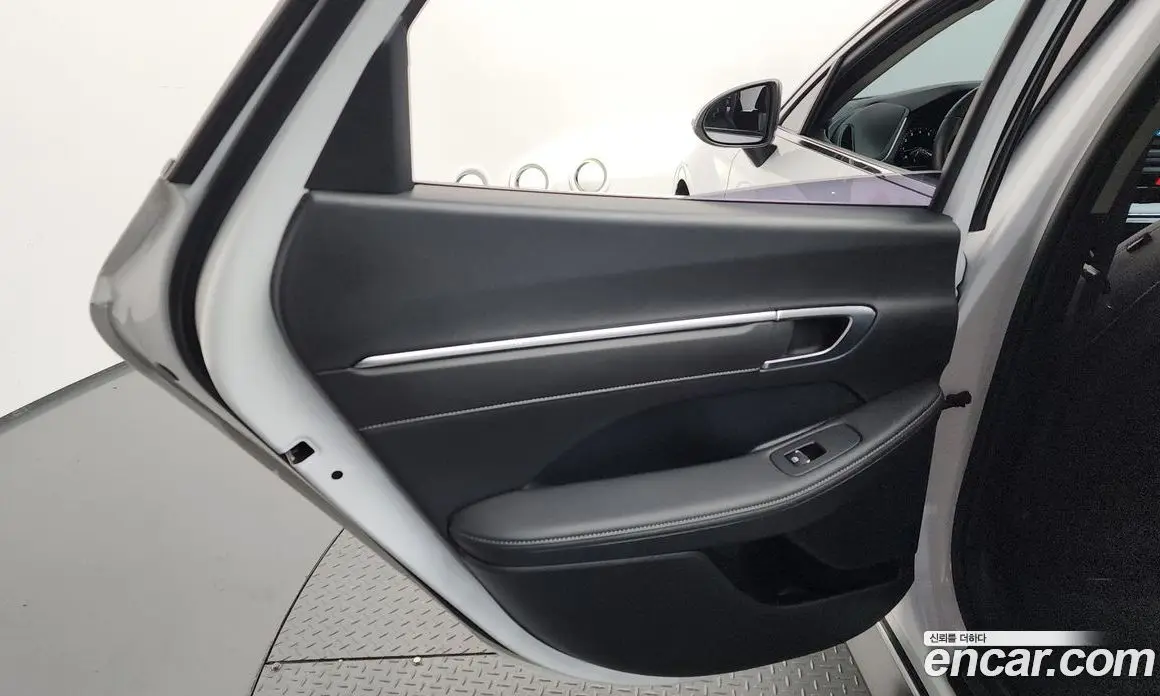 Hyundai Sonata 2023 2.0 автомат (гидро), фото 15
