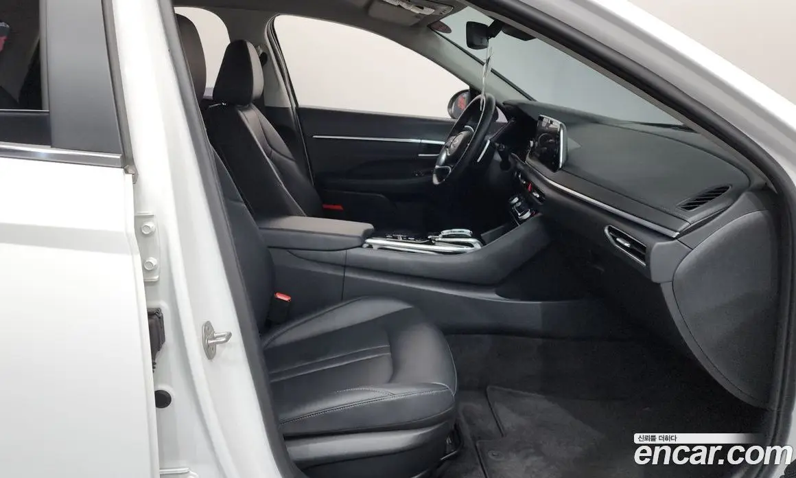 Hyundai Sonata 2023 2.0 автомат (гидро), фото 16