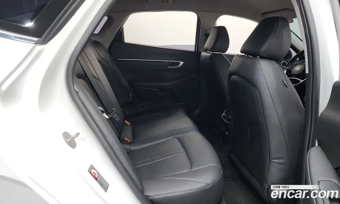 Hyundai Sonata 2023 2.0 автомат (гидро), фото 17