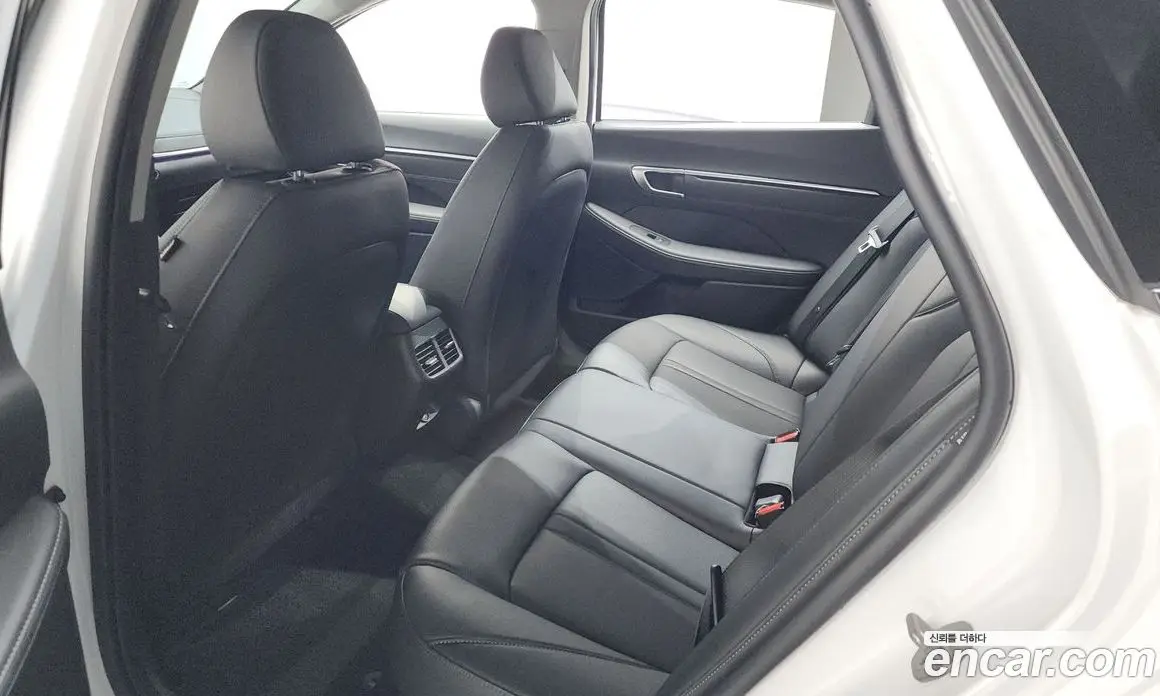 Hyundai Sonata 2023 2.0 автомат (гидро), фото 25