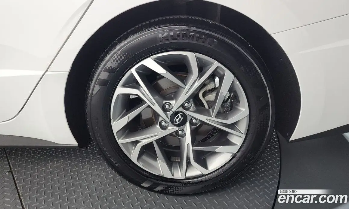 Hyundai Sonata 2023 2.0 автомат (гидро), фото 7