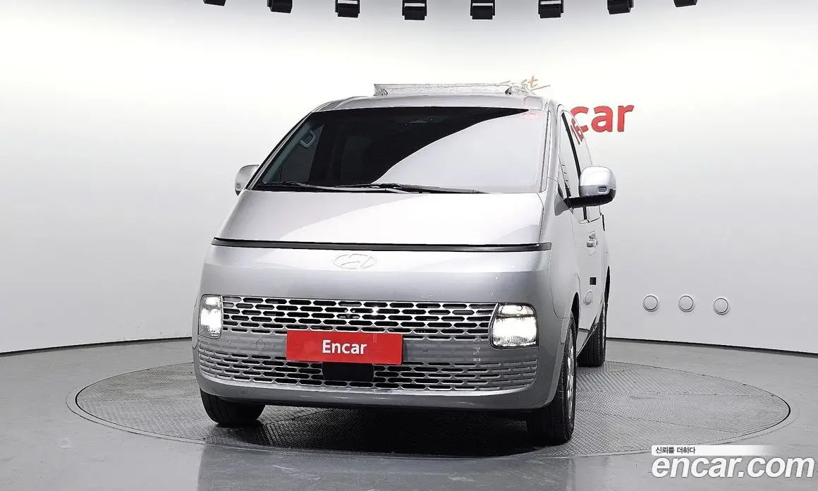 Hyundai Staria 2024 1.6 автомат (гидро), фото 3