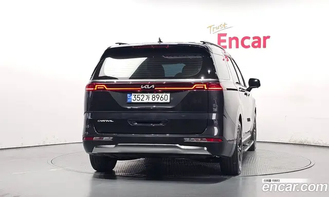 Kia Carnival 2023 2.2 автомат (гидро), миниатюра 4