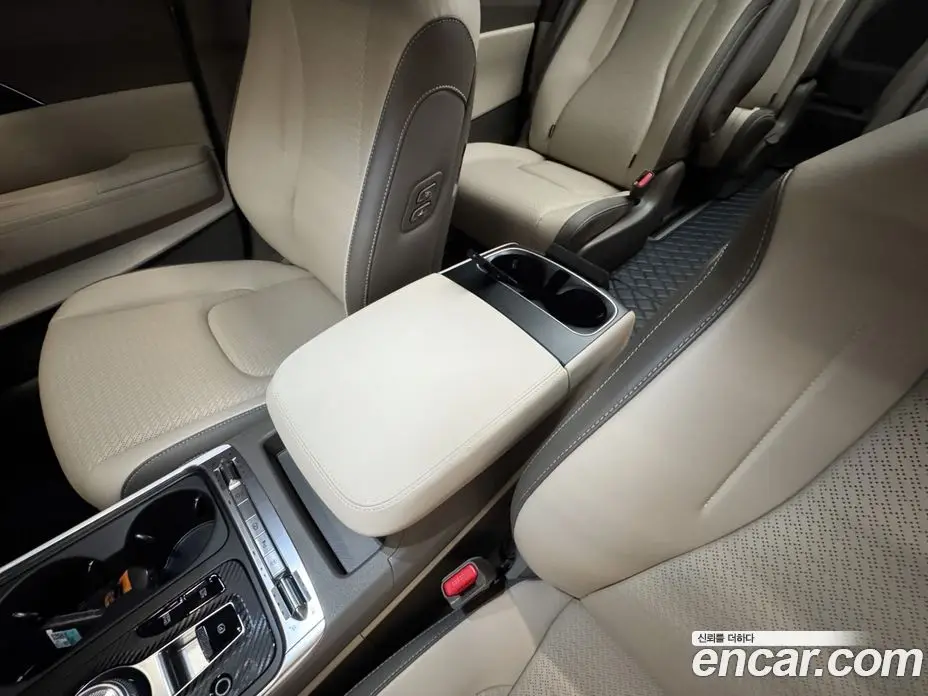 Kia Carnival 2024 1.6 автомат (гидро), фото 17
