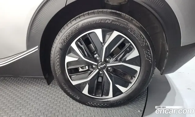 Kia EV6 2023 0.1 автомат (гидро), миниатюра 7