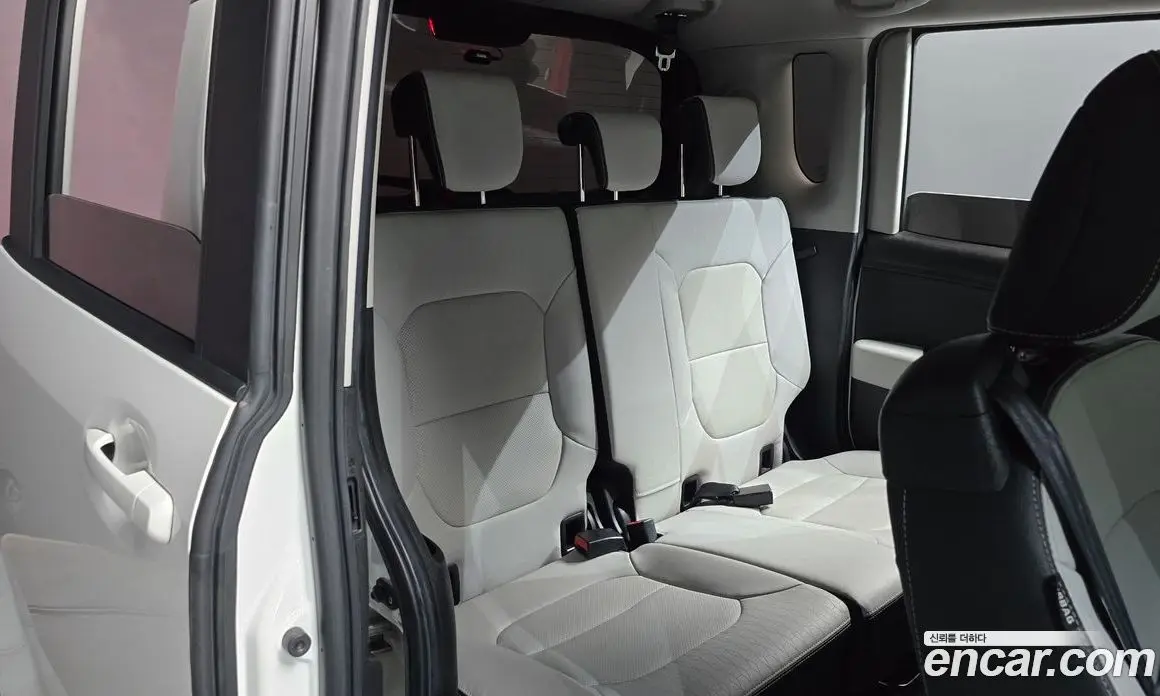 Kia Ray 2023 1.0 автомат (гидро), фото 11