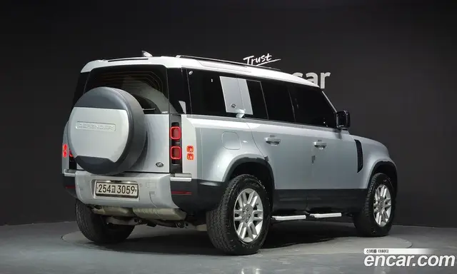 Land Rover Defender 2020 2.0 автомат (гидро), миниатюра 2
