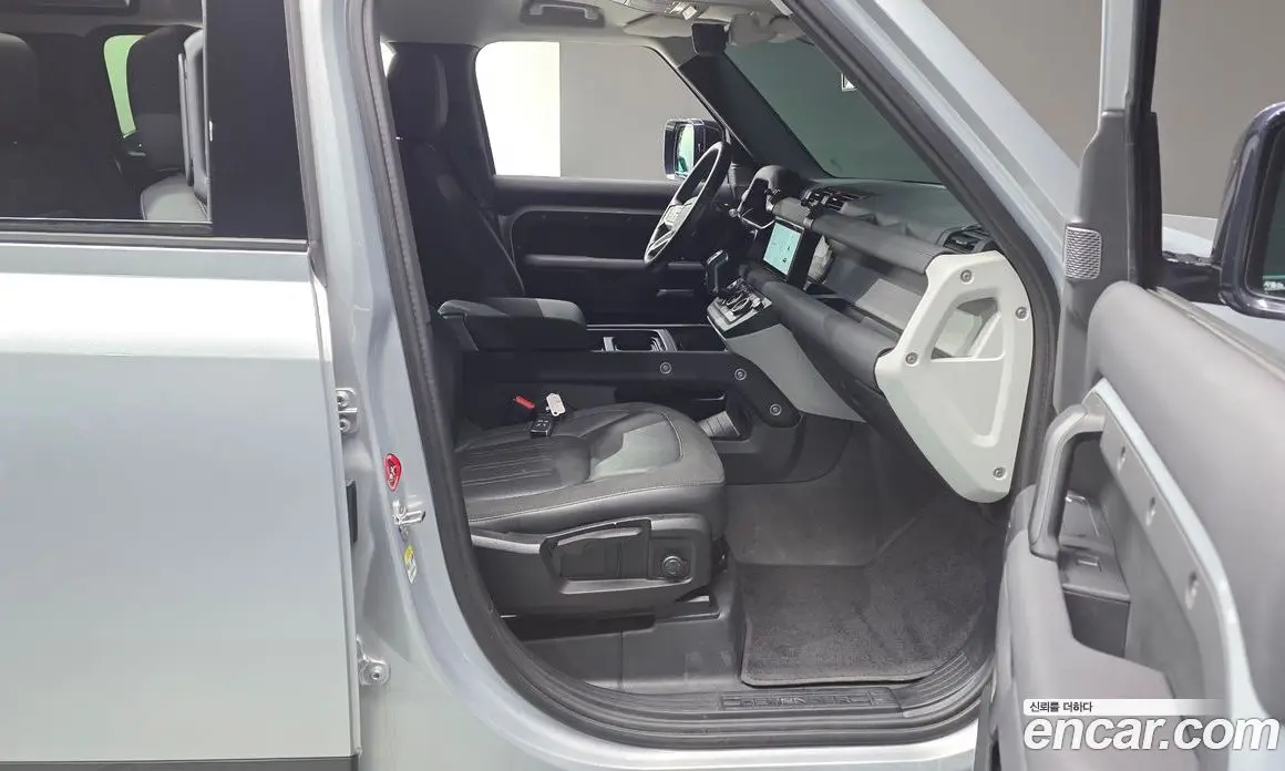 Land Rover Defender 2020 2.0 автомат (гидро), фото 11