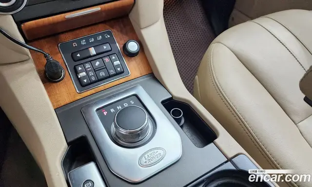 Land Rover Discovery 2014 3.0 автомат (гидро), миниатюра 9