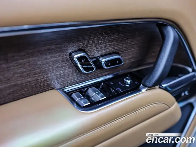 Land Rover Range Rover 2023 4.4 автомат (гидро), миниатюра 11