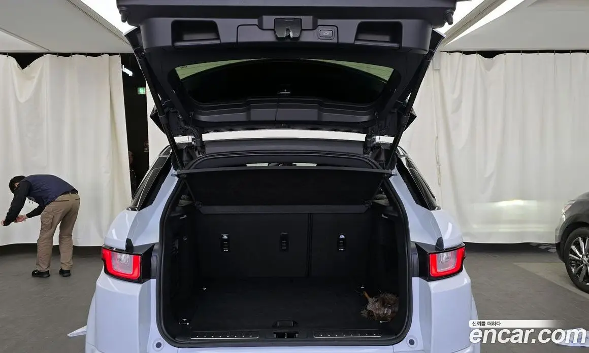 Land Rover Range Rover Evoque 2016 2.0 автомат (гидро), фото 20