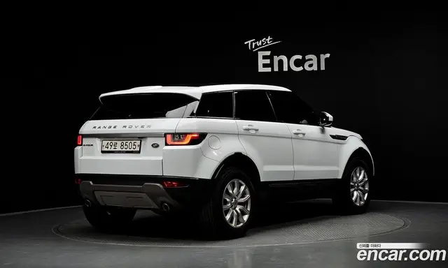 Land Rover Range Rover Evoque 2017 2.0 автомат (гидро), миниатюра 2