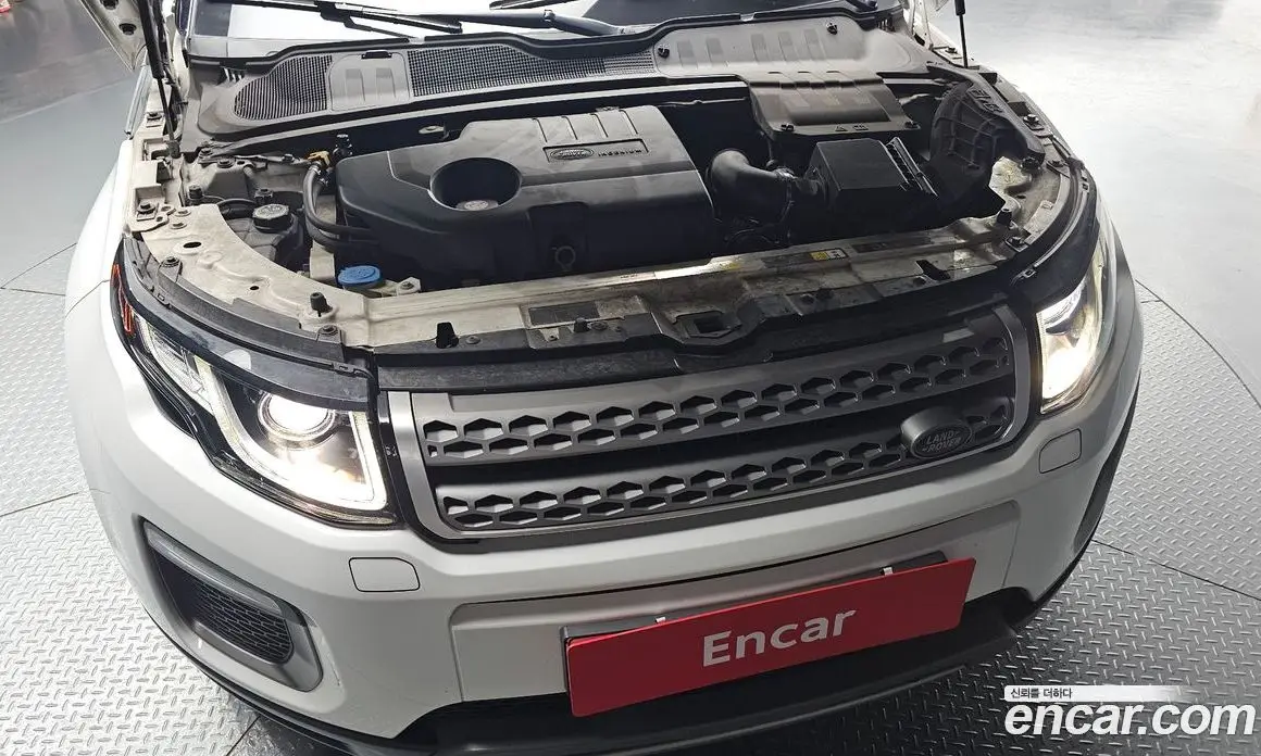 Land Rover Range Rover Evoque 2017 2.0 автомат (гидро), фото 6