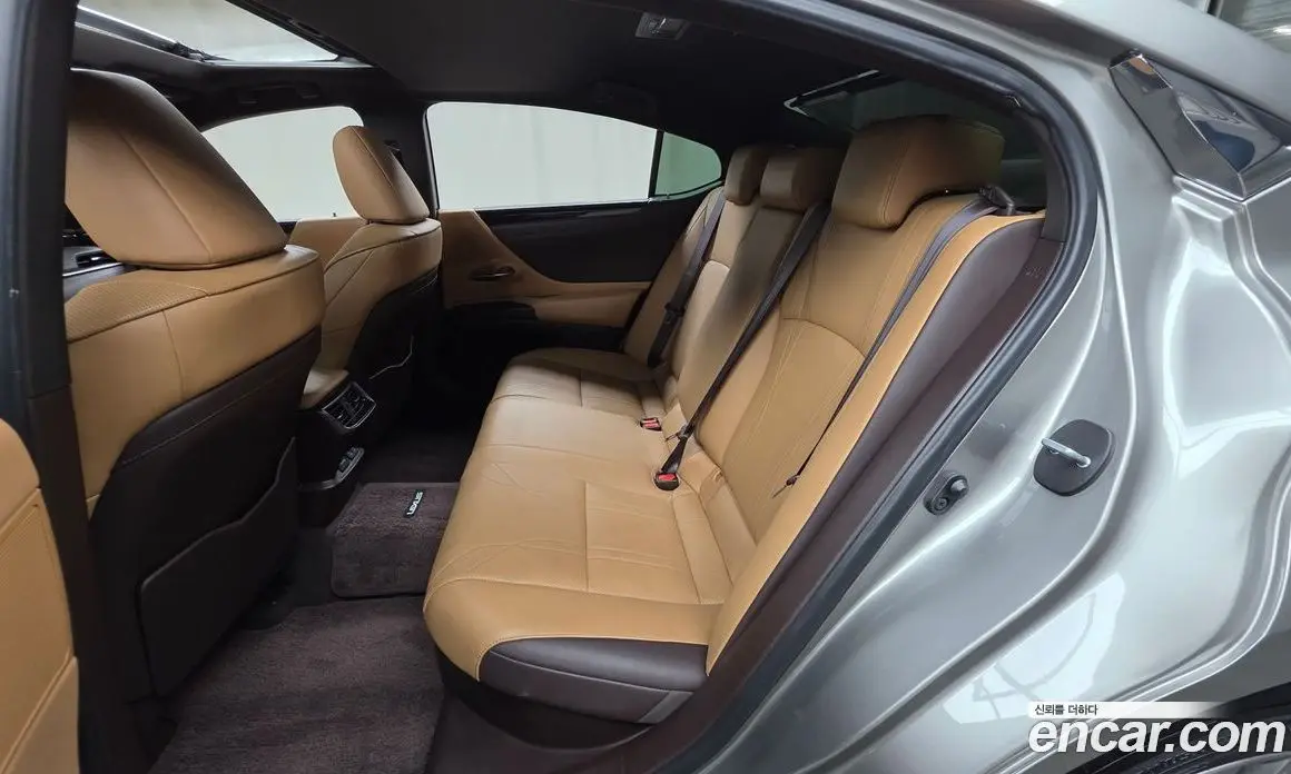Lexus ES 2021 2.5 автомат (гидро), фото 12 Lexus ES 2021 2.5 автомат (гидро), фото 12