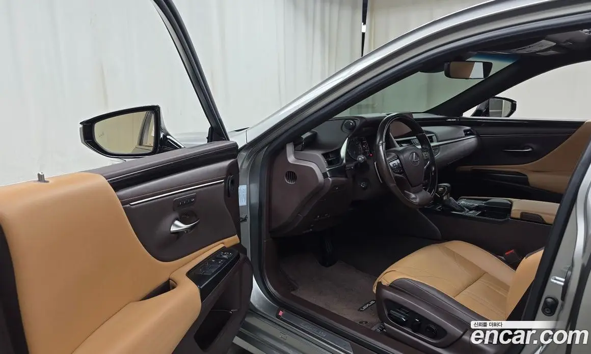 Lexus ES 2021 2.5 автомат (гидро), фото 10 Lexus ES 2021 2.5 автомат (гидро), фото 10