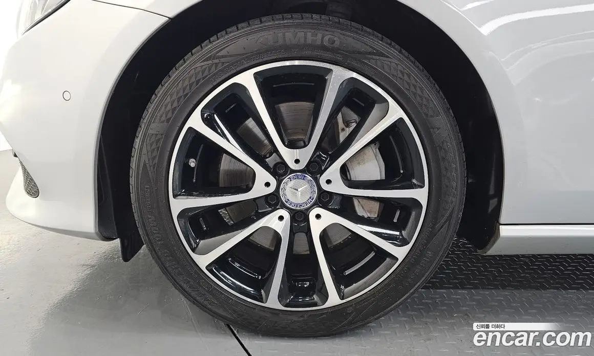 Mercedes-Benz E-Class 2016 2.0 гидро, фото 5 Mercedes-Benz E-Class 2016 2.0 гидро, фото 5