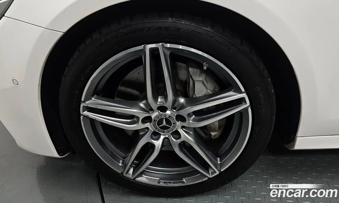 Mercedes-Benz E-Class 2019 2.0 гидро, фото 5 Mercedes-Benz E-Class 2019 2.0 гидро, фото 5