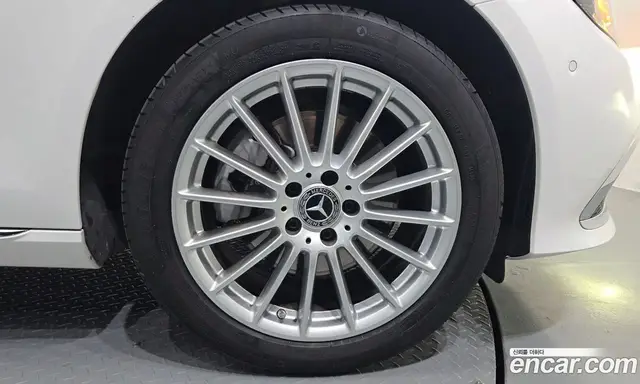Mercedes-Benz E-Class 2023 2.0 гидро, миниатюра 7 Mercedes-Benz E-Class 2023 2.0 гидро, миниатюра 7