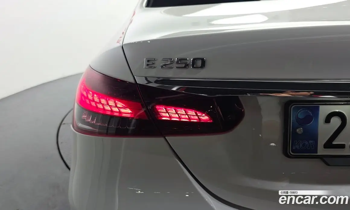 Mercedes-Benz E-Class 2023 2.0 гидро, фото 9 Mercedes-Benz E-Class 2023 2.0 гидро, фото 9