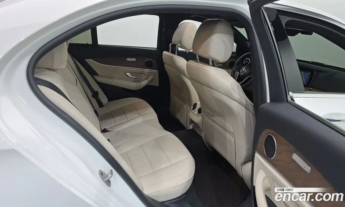 Mercedes-Benz E-Class 2023 2.0 гидро, фото 17 Mercedes-Benz E-Class 2023 2.0 гидро, фото 17