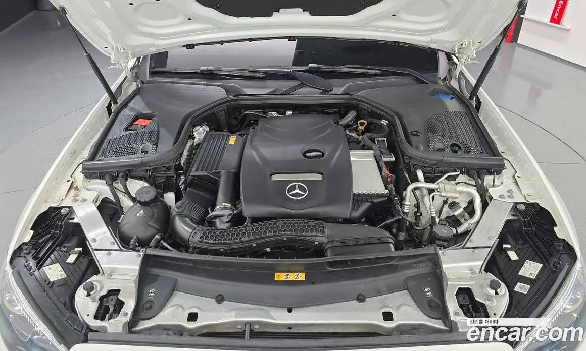 Mercedes-Benz E-Class 2023 2.0 гидро, фото 6 Mercedes-Benz E-Class 2023 2.0 гидро, фото 6