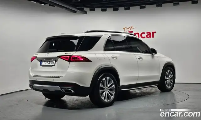 Mercedes-Benz GLE-Class 2022 2.0 гидро, миниатюра 2