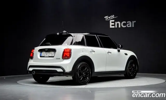 Mini Cooper 2024 1.5 автомат (гидро), миниатюра 2