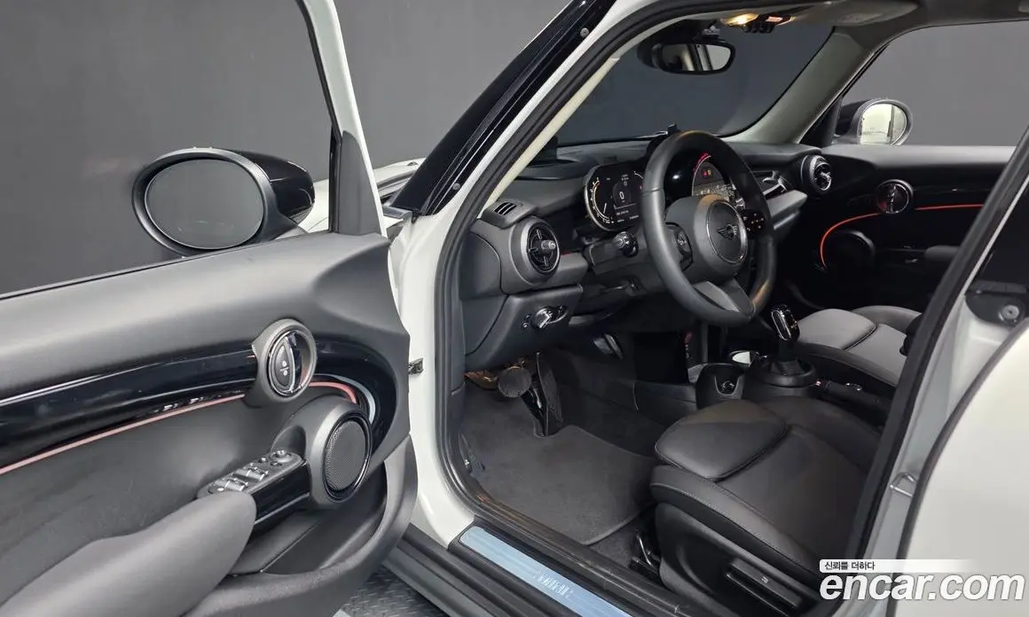 Mini Cooper 2024 1.5 автомат (гидро), фото 13