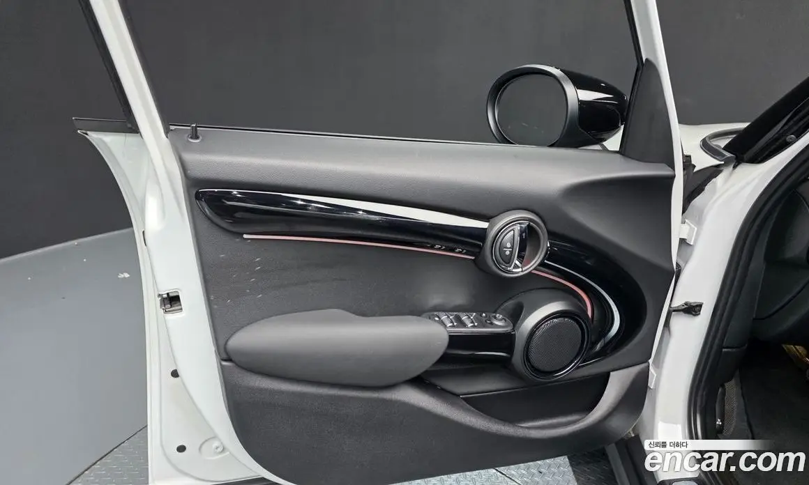Mini Cooper 2024 1.5 автомат (гидро), фото 14