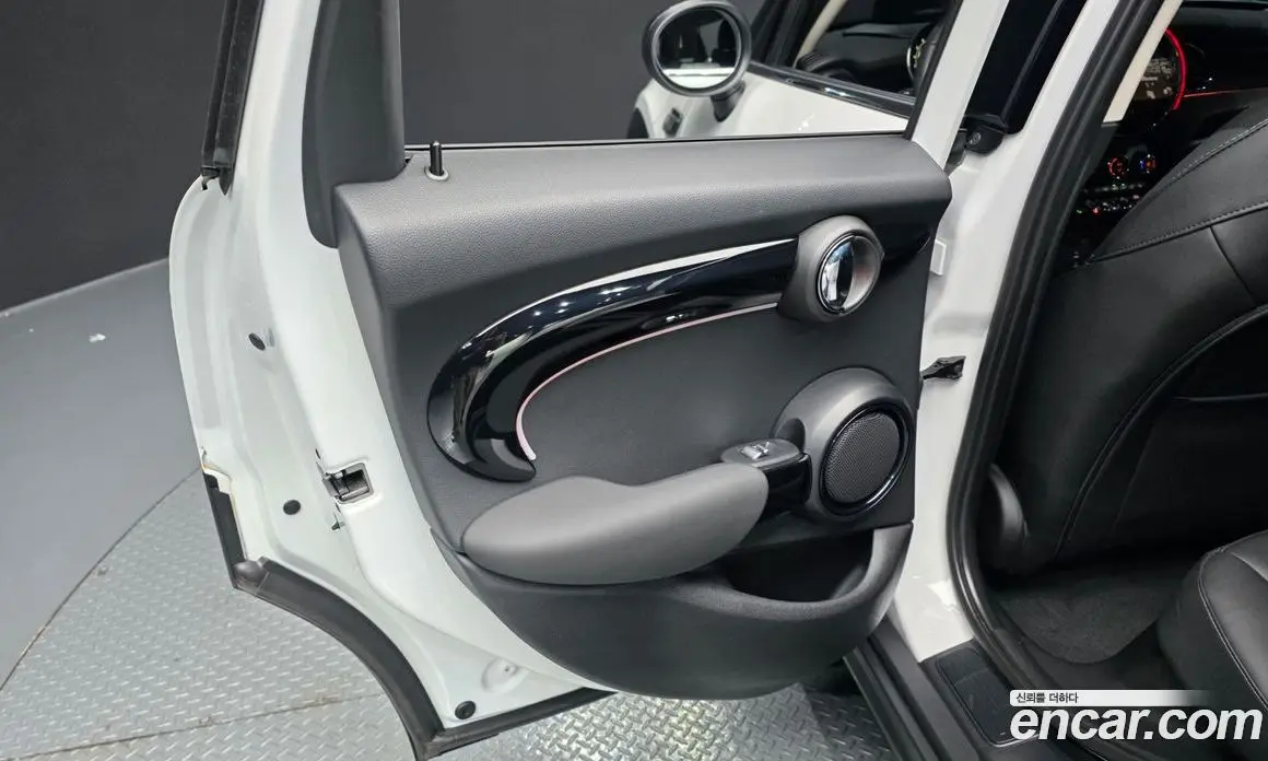Mini Cooper 2024 1.5 автомат (гидро), фото 15