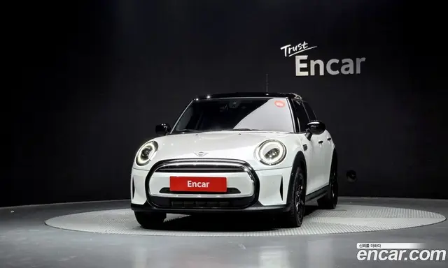 Mini Cooper 2024 1.5 автомат (гидро), миниатюра 3