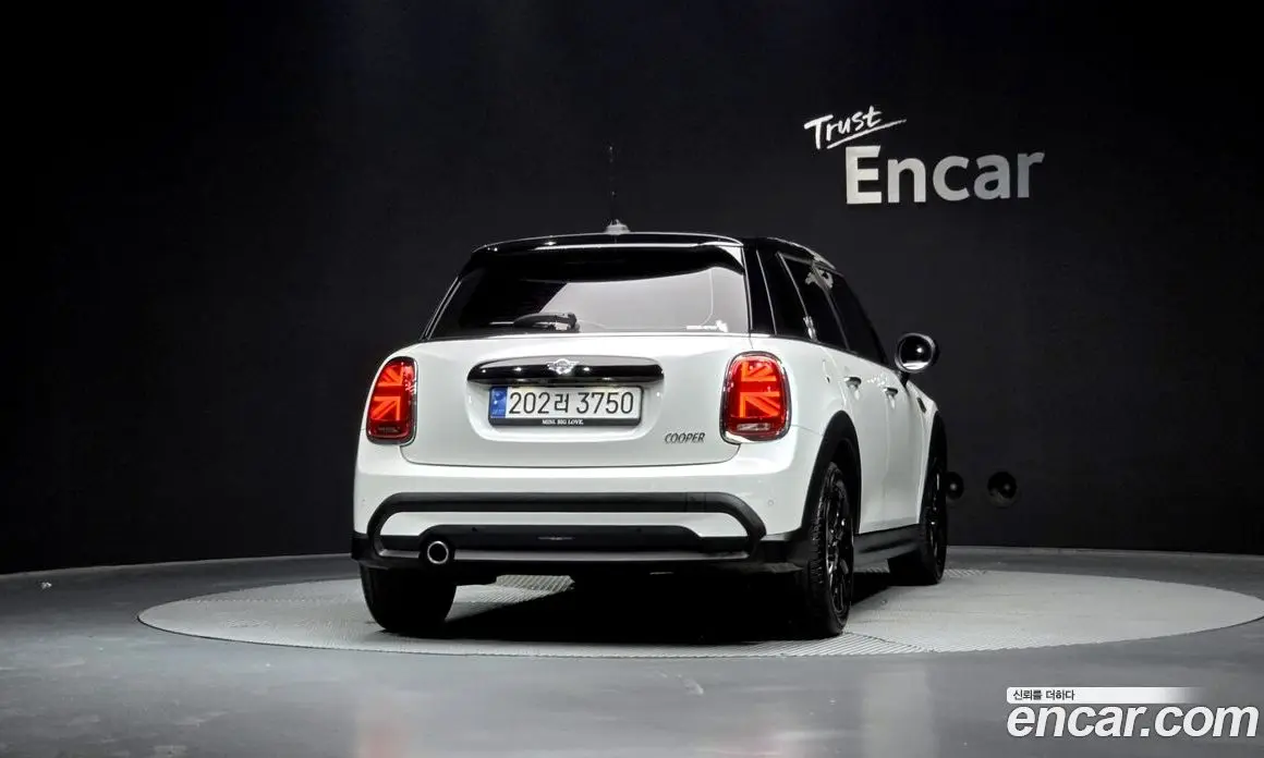 Mini Cooper 2024 1.5 автомат (гидро), фото 4