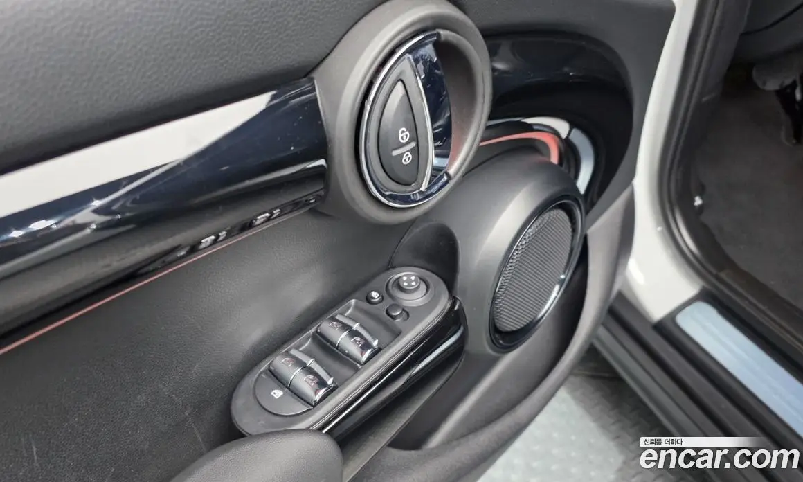 Mini Cooper 2024 1.5 автомат (гидро), фото 32