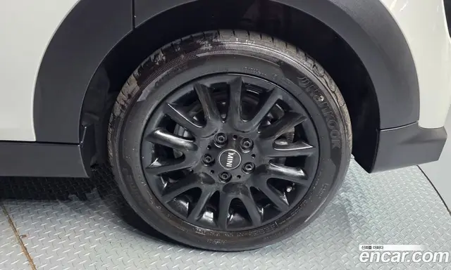 Mini Cooper 2024 1.5 автомат (гидро), миниатюра 7